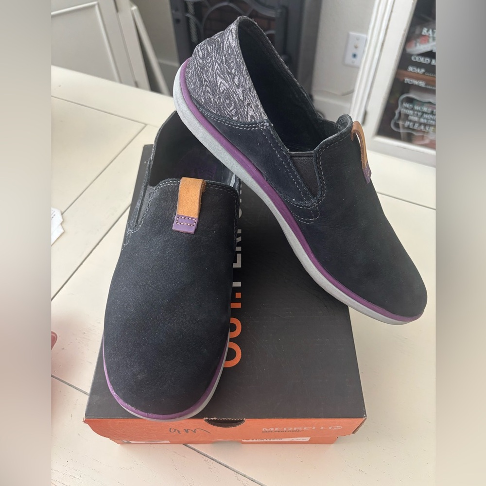 Merrell Black and Purple Duskaire Moc Shoes size 9
